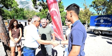 kemerde-sahil-temizligi-yapildi.jpg