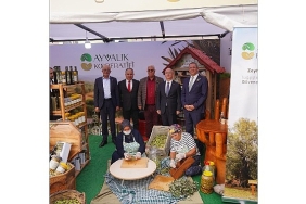 ayvalikta-zeytin-ve-zeytinyagi-buyuk-festival-pazari-acildi.jpg