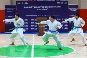 bakirkoy-belediyesi-spor-kompleksi-yepyeni-haliyle-hizmete-acildi.jpg