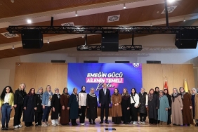 baskan-altay-aile-yili-kapsaminda-ilcelerden-gelen-hanimlarla-bulustu.jpg