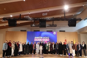 baskan-altay-aile-yili-kapsaminda-ilcelerden-gelen-kadinlarla-bulustu.jpg
