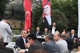 baskan-erkan-aydin-yenibaglar-mahallesini-ziyaret-etti.jpg