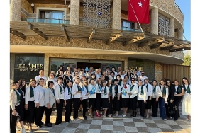 baskan-topaloglu-kazakistanli-ogretmenlerle-bir-araya-geldi.jpg