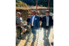 baskan-topaloglu-zeytin-sikma-fabrikasini-ziyaret-etti.jpg