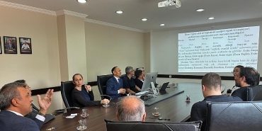 ege-universitesinde-turk-dunyasinin-dil-birligi-konusuldu.jpg