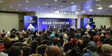 konya-buyuksehir-uluslararasi-bilimum-gelecegin-egitimi-zirvesine-ev-sahipligi-yapti.jpg