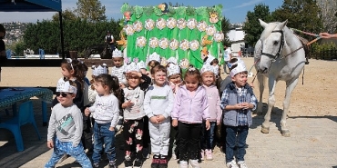 minikler-hayvanlari-koruma-gununde-atlarla-bulustu.jpg