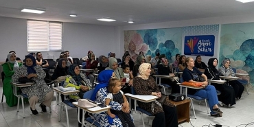 narkotik-polisinden-annelere-egitim.jpg