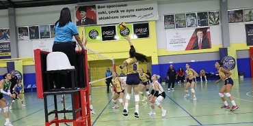 polat-group-didim-belediyespor-kadin-voleybol-takimindan-muhtesem-geri-donus.jpg