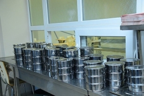 sicak-yemek-hizmeti-suruyor.jpg