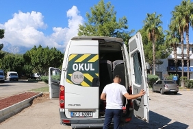 ukome-ekipleri-servis-araclarini-inceliyor.jpg