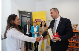 4-bini-askin-fidan-ogretmenler-icin-toprakla-bulustu.jpg