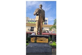 ataturk-heykeli-restore-edildi.jpg