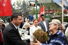 baskan-erkan-aydin-gonullere-dokundu.jpg