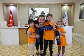 baskan-vekili-ozdemir-losevli-cocuklarla-bulustu.jpg