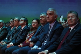 baskan-vekili-ozdemir-resort-turizm-kongresine-katildi.jpg