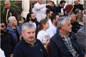 cesme-belediyesi-balikcilar-ve-terziler-sokagi-yenileme-projesini-esnafla-paylasti.jpg