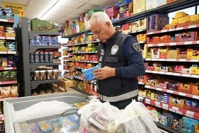 cesme-belediyesi-zabita-ekiplerinden-market-ve-okul-kantinlerine-siki-denetim.jpg
