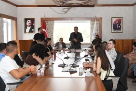 erasmus-ogrencilerinden-baskan-vekili-biliciye-ziyaret.jpg