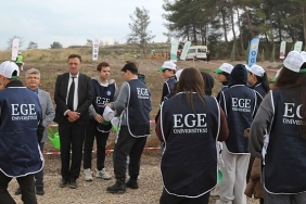 eu-ailesi-milli-agaclandirma-gununde-yesil-vatan-icin-fidan-dikti.jpg