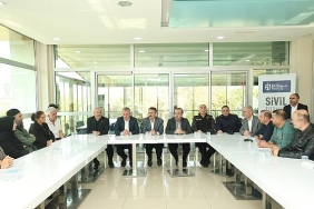 evlerine-giremeyen-ailelere-moral-ziyareti.jpg
