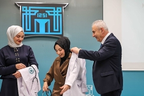 gelecegin-hekimi-tip-fakultesi-1-sinif-ogrencileri-beyaz-onluklerini-giydi.jpg