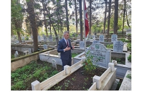 golcukte-ogretmenler-gunu-torenle-kutlandi.jpg