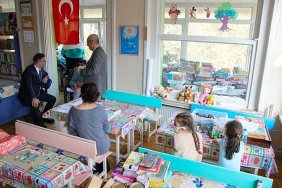 izmir-il-milli-egitim-muduru-hastanedeki-ogrencilerle-bulustu.jpg