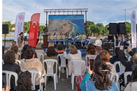izmirden-dunyaya-dunyadan-izmire-buradayim-iyiyim.jpg
