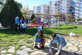 izmirli-gonulluler-el-ele-vererek-doga-icin-temizlediler.jpg