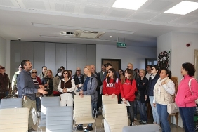 izmirli-turist-rehberlerinden-efes-tarlasi-yasam-koyune-egitim-ziyareti.jpg