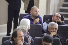 karabaglar-da-kentsel-donusum-icin-mahalle-sakinleriyle-ilk-bulusma.jpg