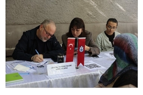 konakli-komsular-basmanede-bulustu.jpg