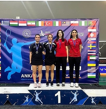 osmangazili-badmintoncu-adini-zirveye-yazdirdi.jpg