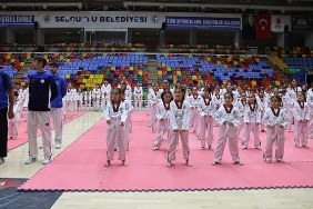 sporun-merkezi-selcukluda-kusak-sinavi-coskusu-yasandi.jpg