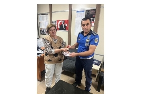 zabita-ekiplerimiz-kaybolan-para-ve-ziynet-esyasini-sahibine-teslim-etti.jpg