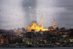 akom-istanbul-yilbasina-soguk-ve-yagisli-havayla-giriyor.jpg