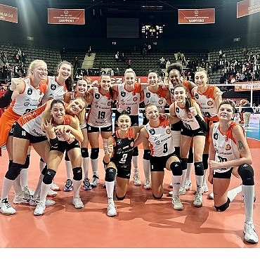 eczacibasi-dynavit-evinde-zeren-sporu-3-0-maglup-etti.jpg