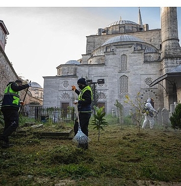 ibb-tarihi-camileri-titizlikle-temizliyor.jpg