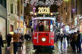 iettden-istiklal-caddesinde-yeni-yil-surprizi.jpg