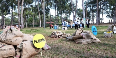 orman-ekosisteminde-atiklarin-tehlikesi-uygulamali-gosterildi.jpg