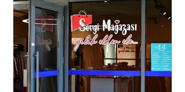 sevgi-magazasinda-isitan-alisveris.jpg