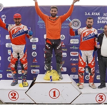 super-enduro-sezonu-iznikte-tamamlandi.jpg