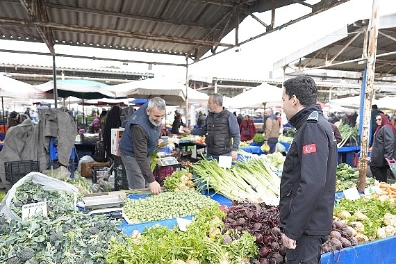 burhaniye-belediyesi-zabita-ekipleri-pazar-denetimlerini-surduruyor.jpg
