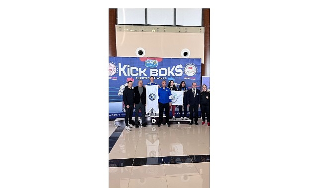 eu-ogrencisi-elif-ceren-sanli-kick-boksta-turkiye-sampiyonu-oldu.jpg
