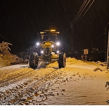 konya-buyuksehir-kar-bereketinin-gunluk-yasami-etkilememesi-icin-31-ilcede-1-885-personel-790-aracla-mesaide.jpg