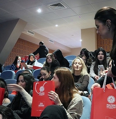 maltepeli-genc-kizlara-bagimlilik-semineri-ve-hijyen-egitimi.jpg