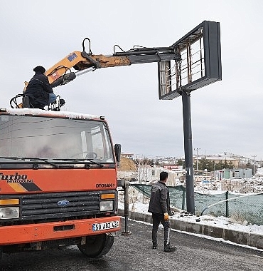 nevsehirde-sahipsiz-totem-ve-levhalar-kaldiriliyor.jpg