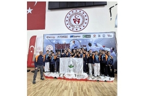 osmangazili-karateciler-madalyaya-doydu.jpg