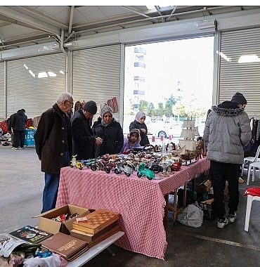 selcukluda-2026-yilinin-ilk-2-el-pazari-yeniden-vatandaslarla-bulustu.jpg